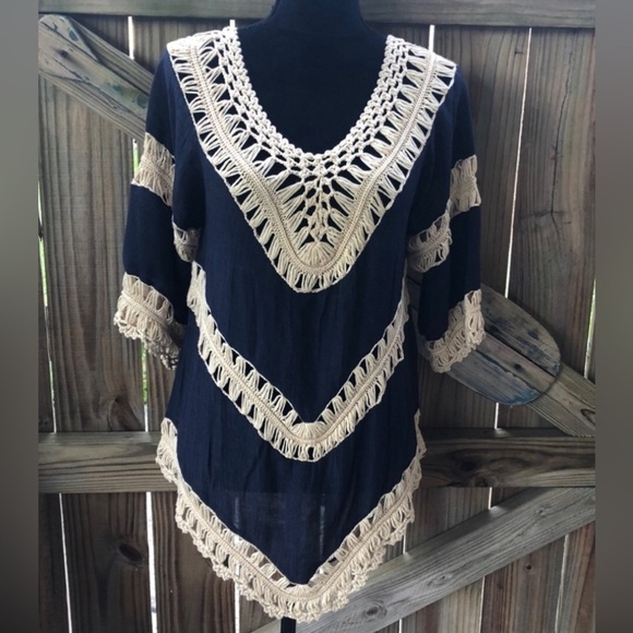 Vivid Collection of NY Navy & Cream Crochet Boho Top - Picture 1 of 5